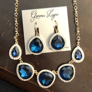 Necklace and Earring set!